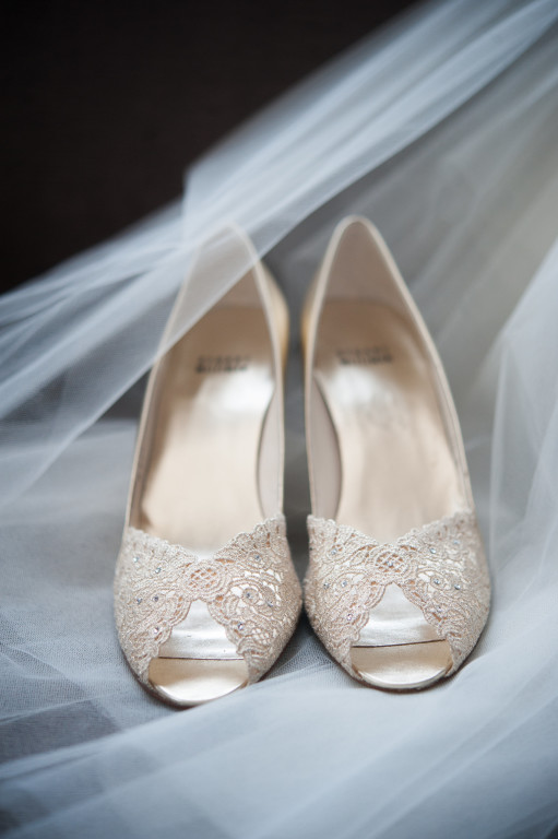 The Club at Nevillewood Wedding: Lace Shoes and Bridal Veil