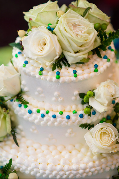 Nevillewood Country Club White Rose Dotted Wedding Cake