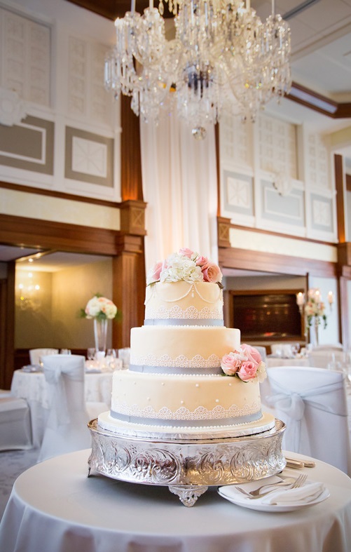 Nemacolin Woodlands Pittsburgh Wedding Pretty Wedding White Cake